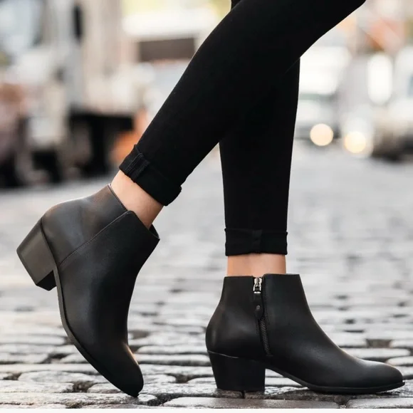 Thursday boot company Ankle women’s black leather Boots  Sleek Design - Picture 13 of 16